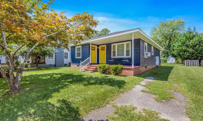 Terry Sanford Apartment | The Buzz Inn II