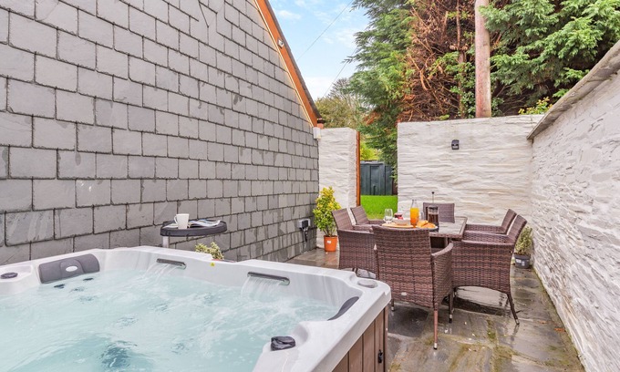 Launceston House | The Byre - Home Farm