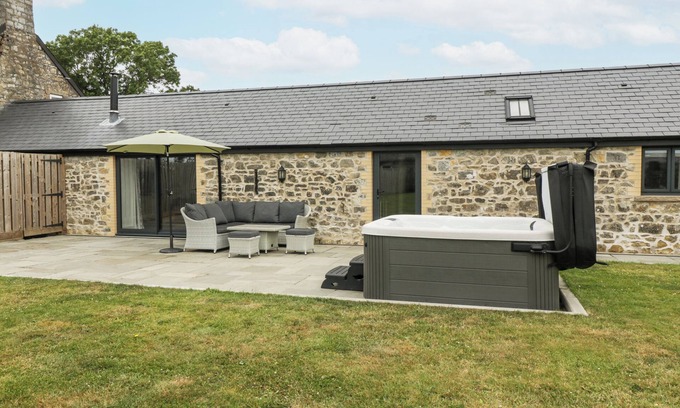 Vale of Glamorgan Cottage | THE BYRE, pet friendly, with hot tub in St Brides Major