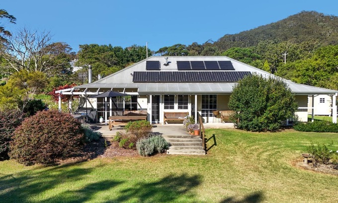 Far Meadow Cottage | The Byres - by Latitude South Coast