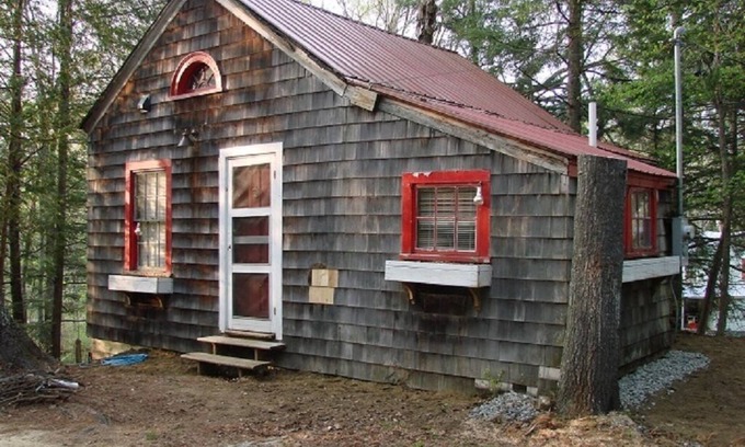 Madison Cottage | The Cabbage on Olive Street, overlooking Hayden Brook
