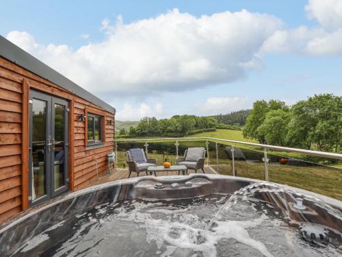 Glyndyfrdwy House | The Cabin at Evelyns Retreat