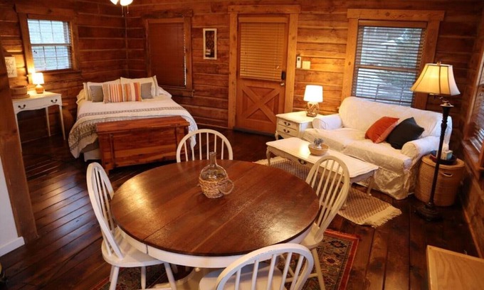 Newcomb Apartment | The Cabin at GoodSoil Farm