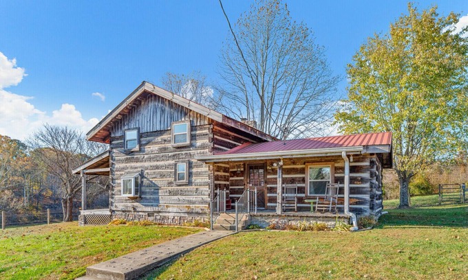 Cottontown Cabin | The Cabin at Roney Creek Ranch