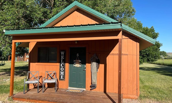 Big Horn County Cabin | The Cabin at Three Mile
