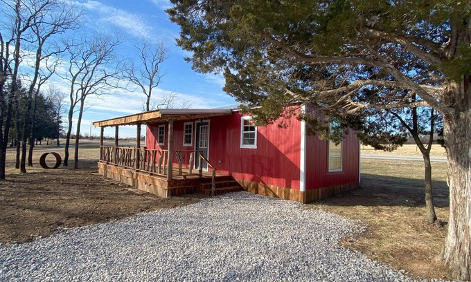 Clinton House | The Cabin by Bucksaw Marina, Truman Lake