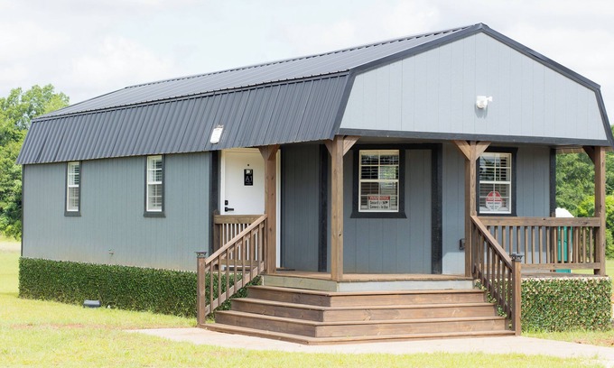 Blakely Cottage | The Cabins on Rockmine