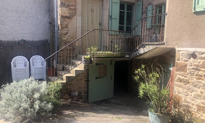 Connac House | The campaign