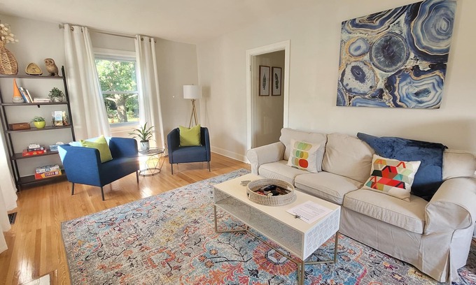Lynchburg House | "The Cape at Westview" New Cape- In LU's Backyard-n10 minutes to Downtown.
