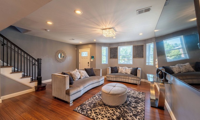 Capitol View House | The Capitol Oasis