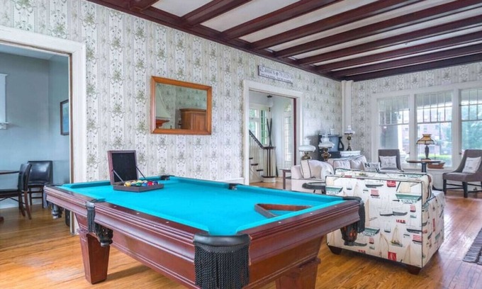 Dunkirk House | The Captain's Quarters