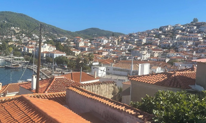 Poros House | The Captains Residence. Poros. Presented by Lazy Daze