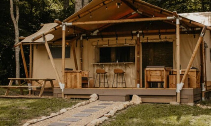 Flag Pond Cabin | The Carlton Lodge Unit 4 - Glamping Retro