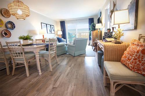 Carolina Beach House | The Carolina Kraken by Sea Scape Properties