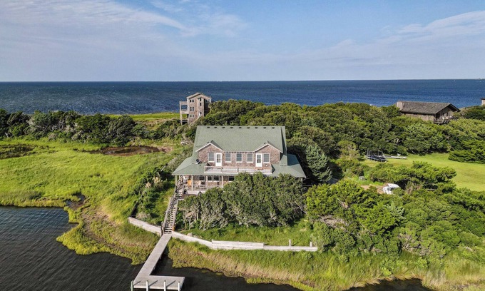 Brigands' Bay House | The Carolina Moon | Canalfront | Frisco | Sleeps 8