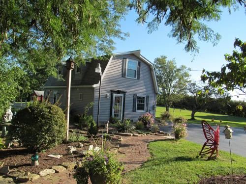 Mount Pleasant House | The Carriage House on Slope Hill