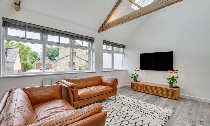 Mitchell House | The Cart House - One Bedroom House, Sleeps 2