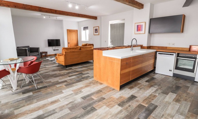 Wollerton House | THE CART HOUSE, pet friendly, character holiday cottage in Wem