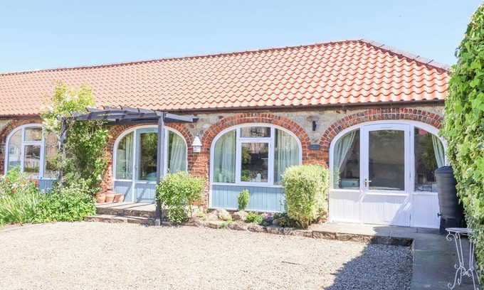 Bedale Cottage | THE CART HOUSE, romantic, with a garden in Bedale