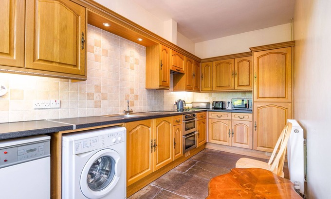 Woolhope Cottage | THE CARTHOUSE, pet friendly, with a garden in Woolhope