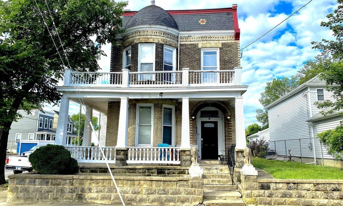Church Hill Apartment | The Castle of Churchill!