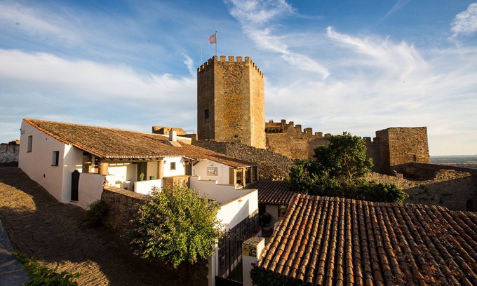 Monsaraz House | The Castle Window