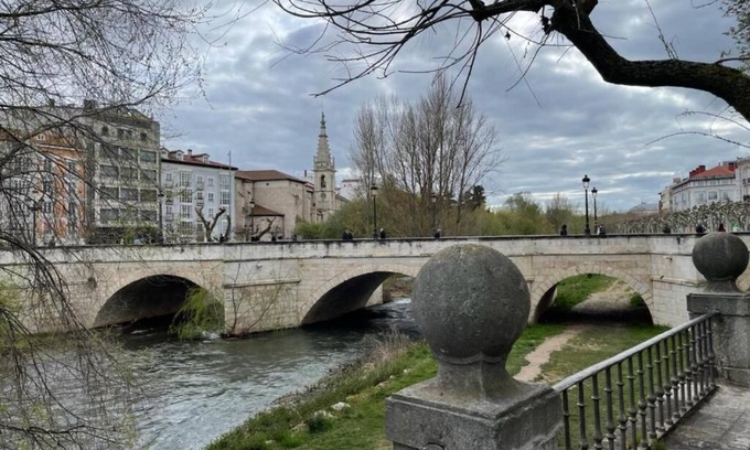 Burgos Apartment | THE CATHEDRAL'S FAROLILLO vut09/251