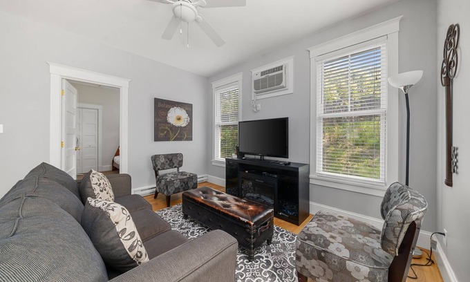 Cherry Valley House | The Cattail - 26 Meadow View