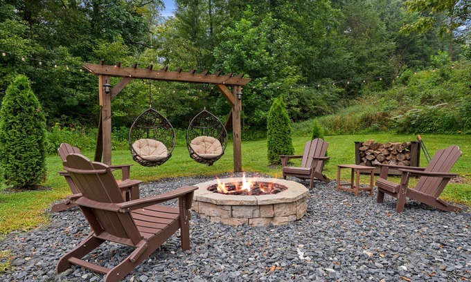 Brownsville House | The Cave Retreat - 4 Minutes from Mammoth Cave!