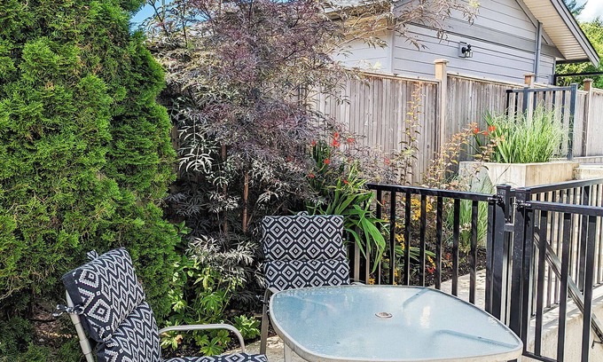 Central Lonsdale House | The Cedar Coach