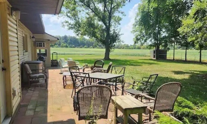 Lewisburg Apartment | The Cedar Door Place