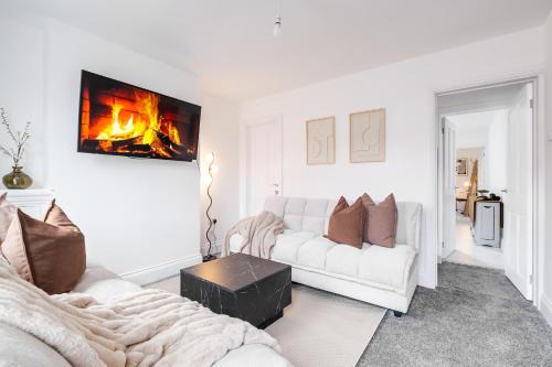 Enderby Apartment | The Cedar - Free Parking, Netflix, Near M1, M69