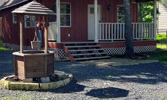 Montgomery House | The Cedar Shack near Lake Conroe
