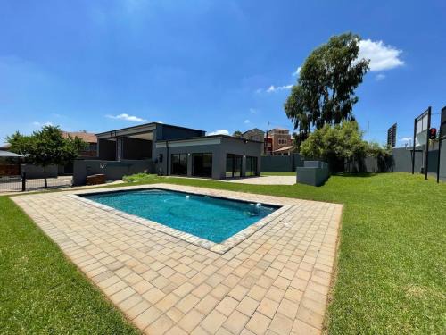 Die Hoewes Apartment | The Centurion Sunset