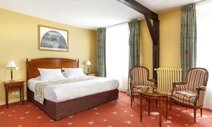 Sancy Bed & Breakfast | The château de sancy residence