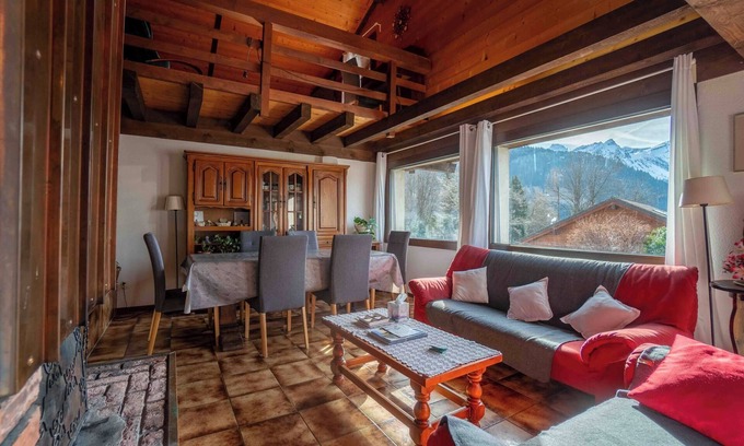 Barboleusaz Ski Chalet | The chalet is located approx. 150 m. from the departure of the Barboleuse gondola which will take yo