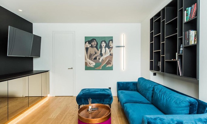 Old Town Apartment | The Champions' Den