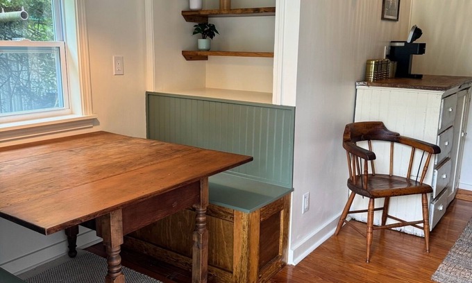 Skaneateles Cottage | The Chapman House - Two Bedroom Cottage, Sleeps 6