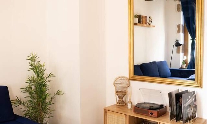 Moulins House | The charming house