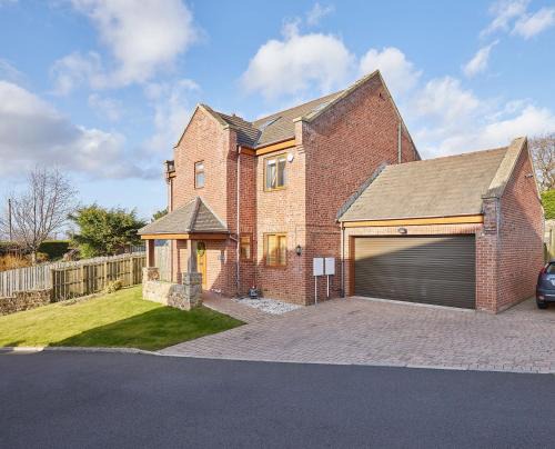 Stanley House | The Chase, Luxury Hot Tub Retreat, Pets Welcomed