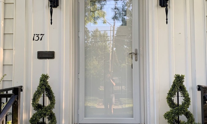 Medina House | The Chelsea of Medina - Walk to historic square, dining, shopping and more.