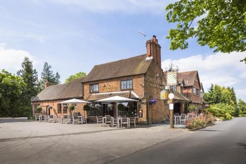 Wooburn Moor Hotel | The Chequers Inn