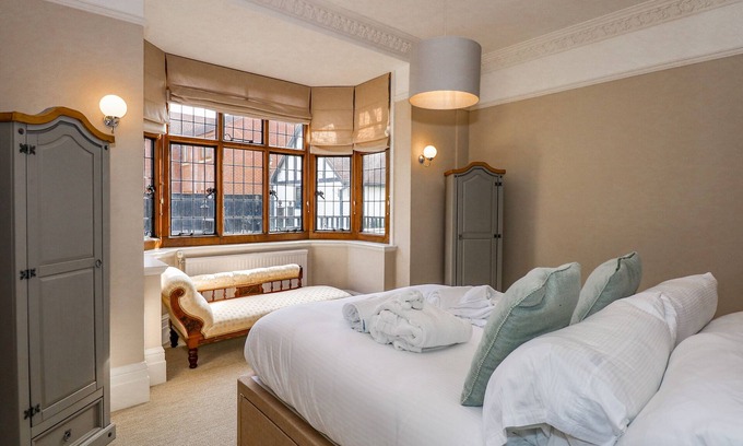 Peterborough Cottage | The Chestnuts