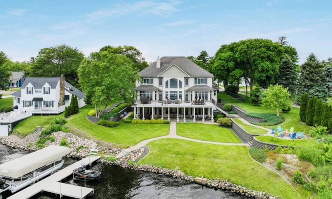 Chetek House | The Chetek Lake Estate Luxury Lakefront on Lake Chetek