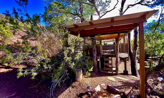 Zuzax Villa | The Chi-Treehouse.Very Civilized Glamping at Sunny Mellow Eco Villa!