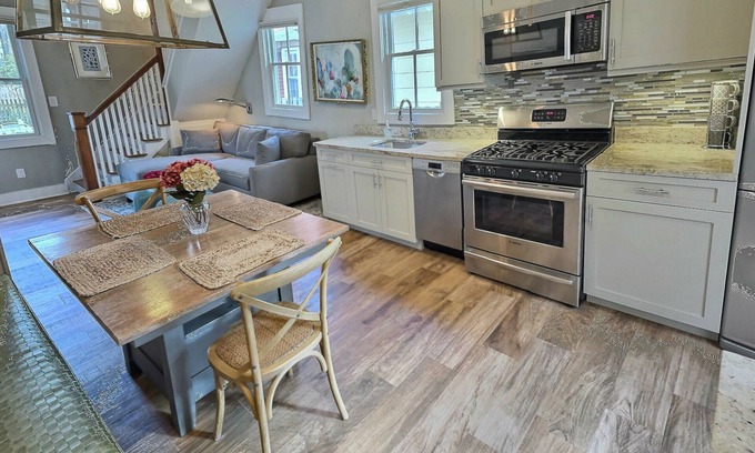 Ocean Grove House | The Chic Boutique Cottage - 1/2 duplex - Ocean Grove
