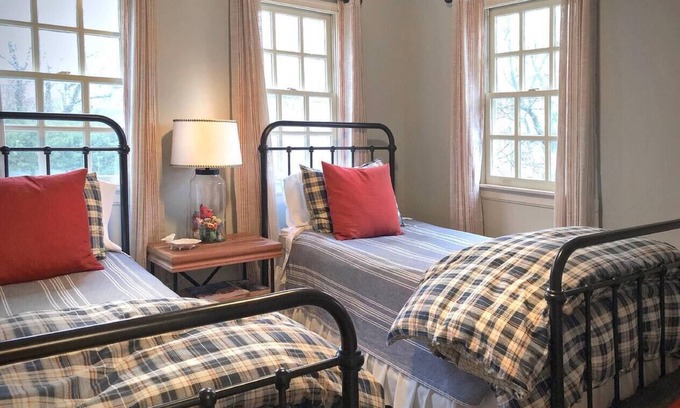 Harpers Ferry House | The Chickadee Room at Harpers Ferry Guest House