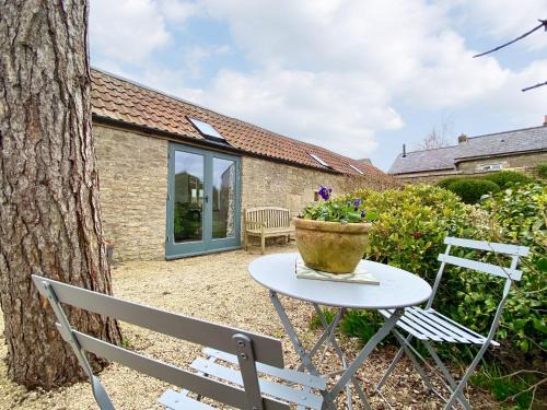 Upton Cheyney House | The Chicken Shed