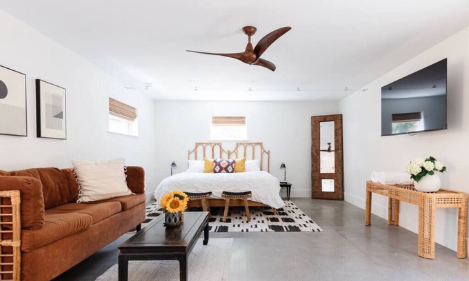 Chico House | | The Chico Casita | Newly Built Downtown Studio |