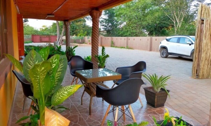 Kasane Bed & Breakfast | The Chobe Inn B&B